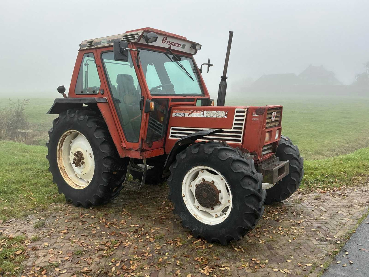 Fiat 1990 FIAT 70-90 DT ALL-WHEEL DRIVE FARM TRACTOR - Trator: foto 3 Fiat 1990 FIAT 70-90 DT ALL-WHEEL DRIVE FARM TRACTOR - Trator: foto 3