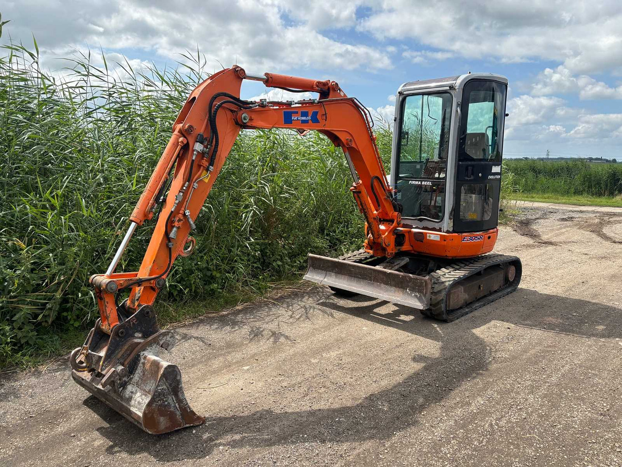 Fiat Kobelco E30SR - Pá carregadora de rodas: foto 1 Fiat Kobelco E30SR - Pá carregadora de rodas: foto 1