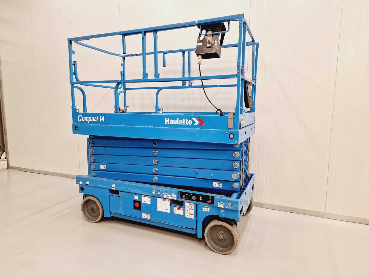 Haulotte Compact 14 - Plataforma aérea: foto 3 Haulotte Compact 14 - Plataforma aérea: foto 3