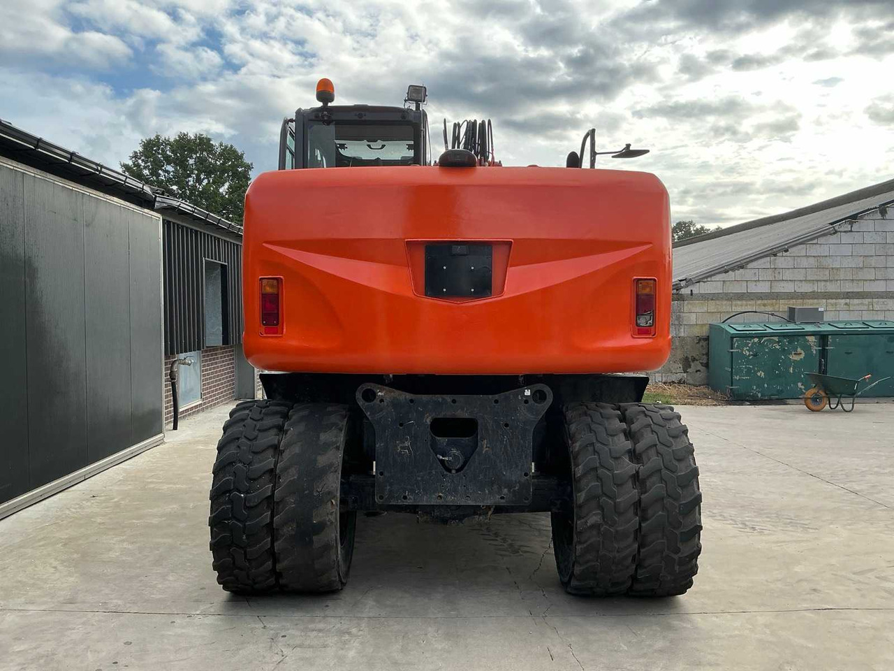 Hitachi Zaxis 140W - Escavadeira de rodas: foto 4 Hitachi Zaxis 140W - Escavadeira de rodas: foto 4