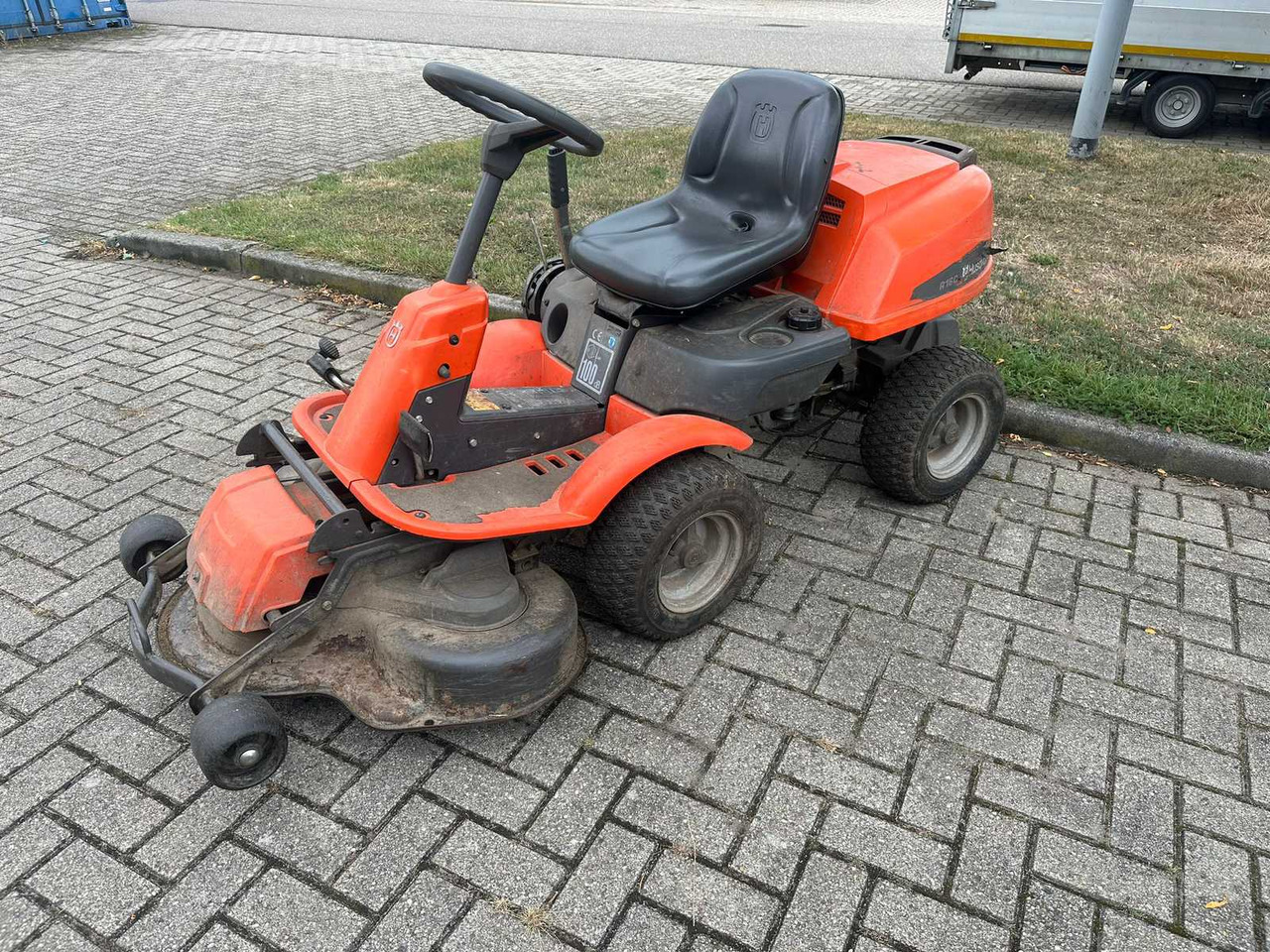Husqvarna R160 - Cortador de grama: foto 2 Husqvarna R160 - Cortador de grama: foto 2