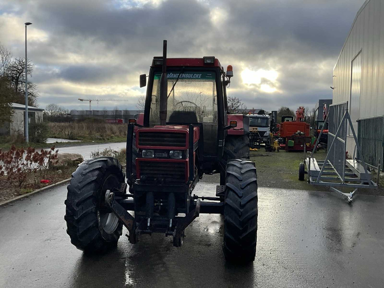 INTERNATIONAL-CASE 1056XL ALL-WHEEL DRIVE AGRICULTURAL TRACTOR - Trator: foto 2 INTERNATIONAL-CASE 1056XL ALL-WHEEL DRIVE AGRICULTURAL TRACTOR - Trator: foto 2
