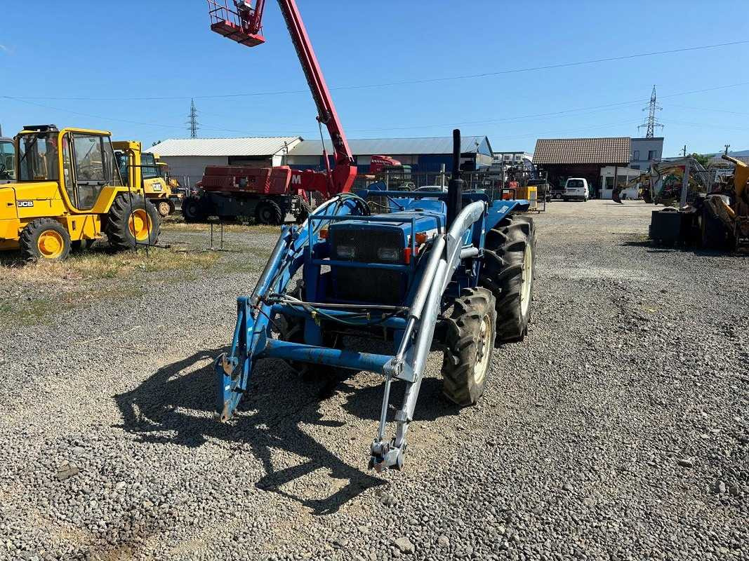 ISEKI 4-WHEEL DRIVE TRACTOR - Trator: foto 3 ISEKI 4-WHEEL DRIVE TRACTOR - Trator: foto 3