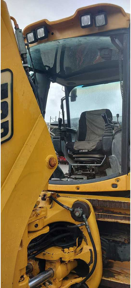 Retroescavadeira JCB 4CX BACKHOE LOADER WITH 4-IN-1 BUCKET AND TELESCOPIC BOOM: foto 15 Retroescavadeira JCB 4CX BACKHOE LOADER WITH 4-IN-1 BUCKET AND TELESCOPIC BOOM: foto 15