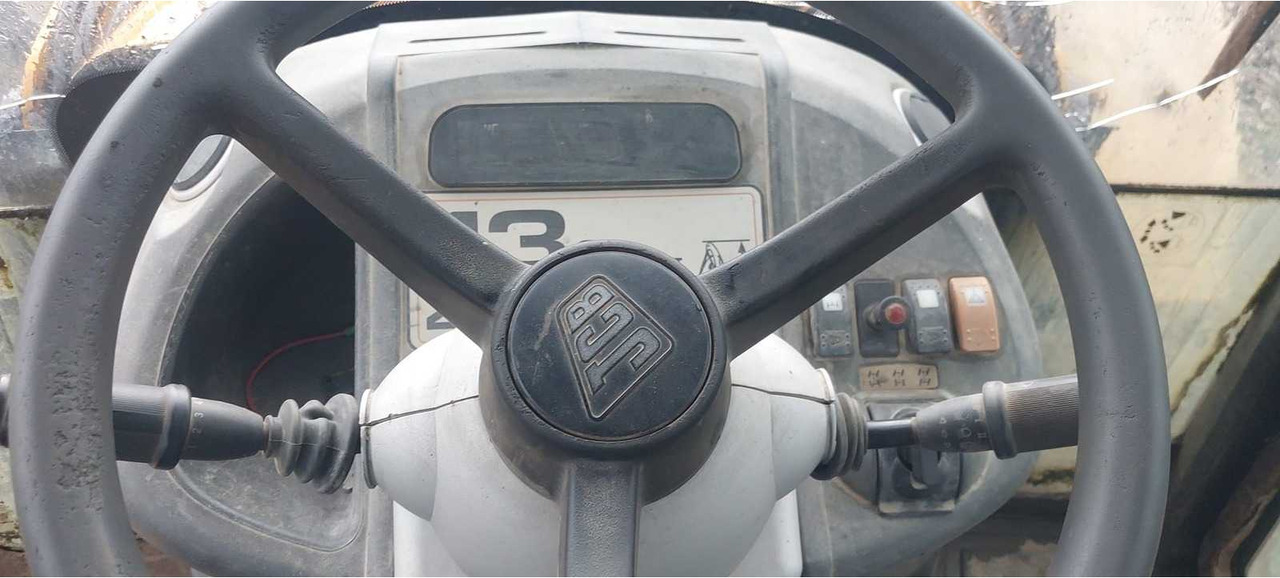 Retroescavadeira JCB 4CX BACKHOE LOADER WITH 4-IN-1 BUCKET AND TELESCOPIC BOOM: foto 9 Retroescavadeira JCB 4CX BACKHOE LOADER WITH 4-IN-1 BUCKET AND TELESCOPIC BOOM: foto 9