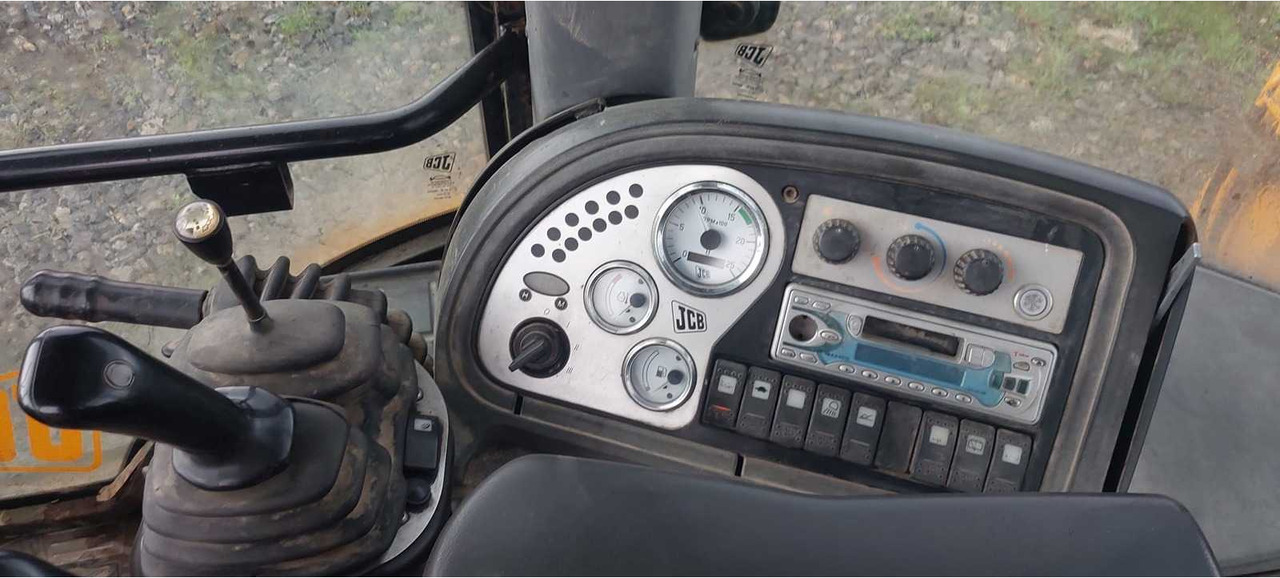 Retroescavadeira JCB 4CX BACKHOE LOADER WITH 4-IN-1 BUCKET AND TELESCOPIC BOOM: foto 10 Retroescavadeira JCB 4CX BACKHOE LOADER WITH 4-IN-1 BUCKET AND TELESCOPIC BOOM: foto 10