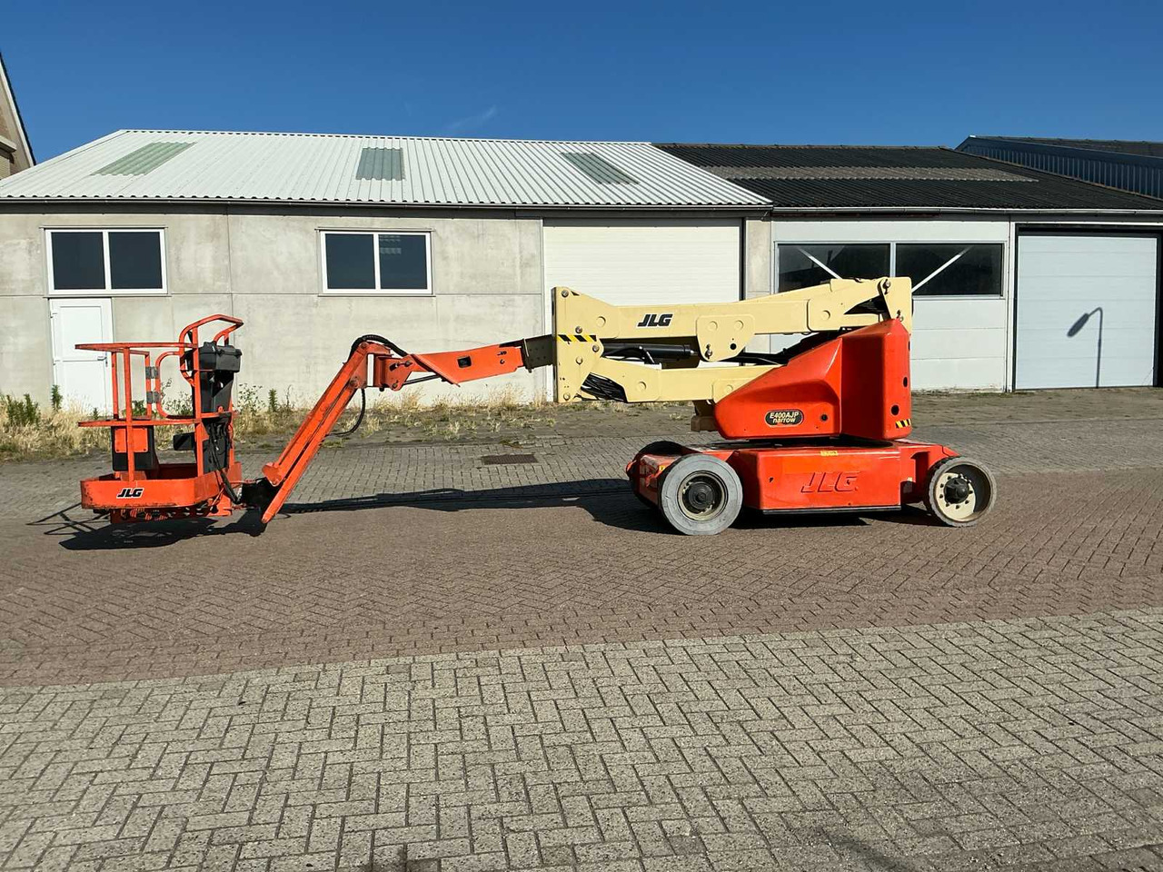 JLG E400AJPN - Plataforma aérea: foto 2 JLG E400AJPN - Plataforma aérea: foto 2