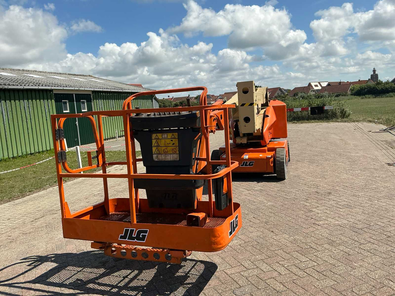 JLG E400AJPN - Plataforma aérea: foto 2 JLG E400AJPN - Plataforma aérea: foto 2