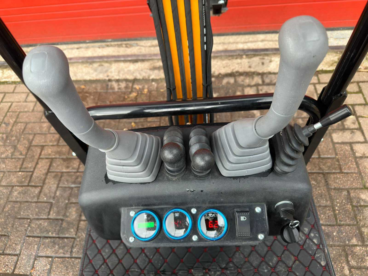 Mini escavadeira JPC HT12: foto 13