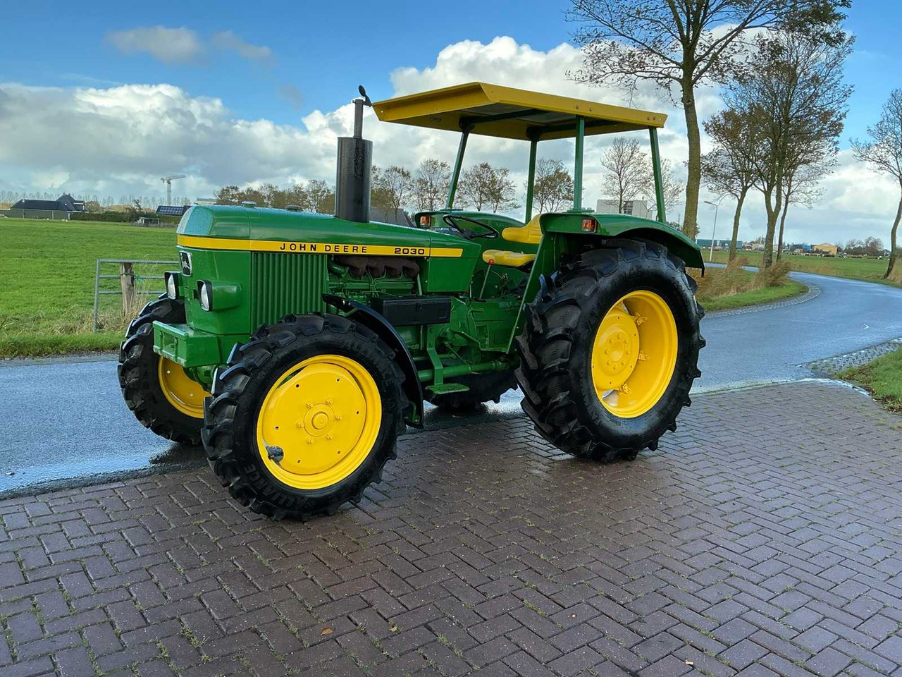 John Deere 2030S - Trator: foto 1 John Deere 2030S - Trator: foto 1