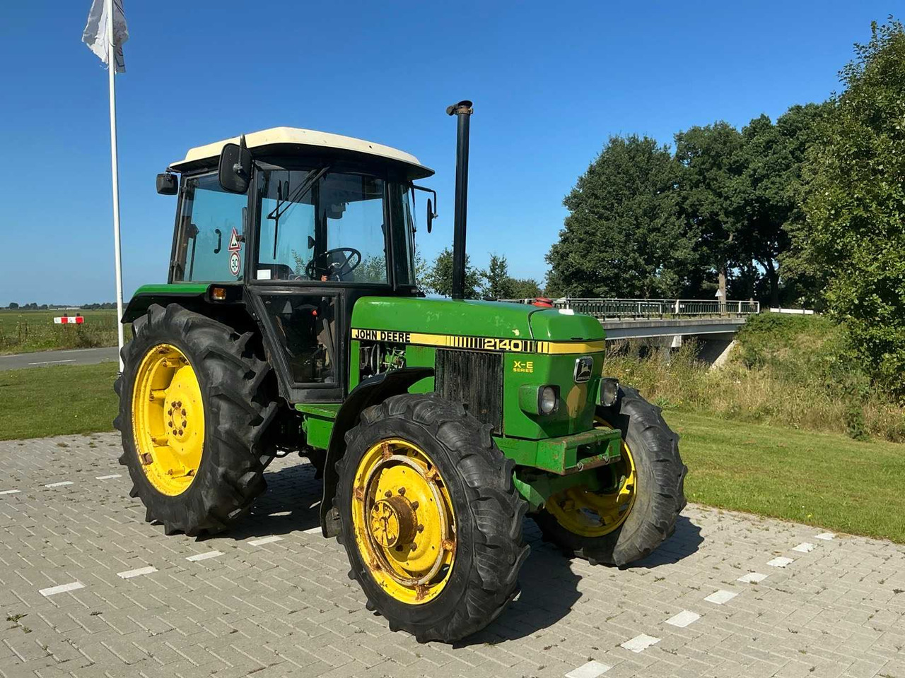 John Deere 2140 - Trator: foto 4 John Deere 2140 - Trator: foto 4