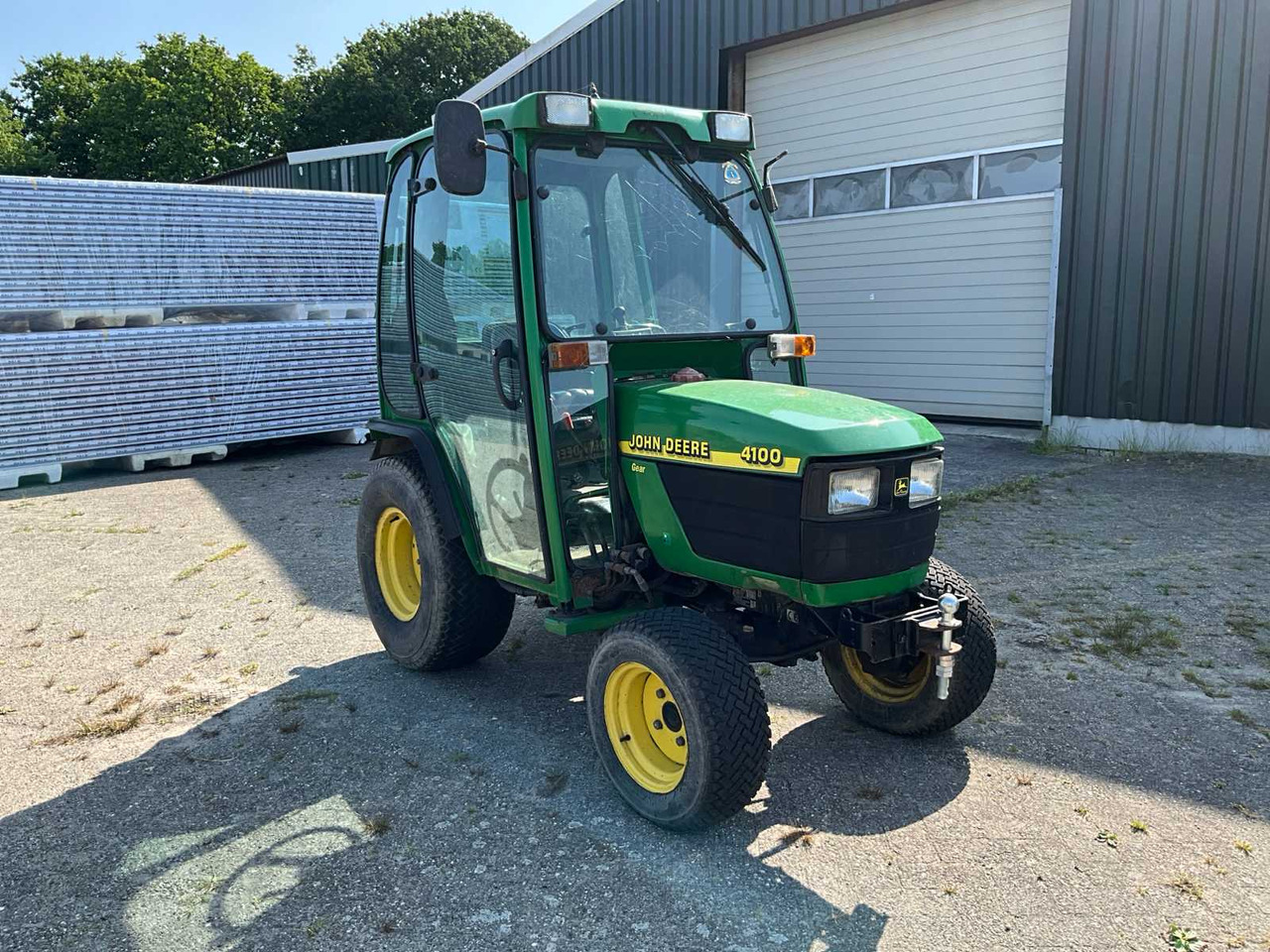 John Deere 4100 - Mini trator: foto 3 John Deere 4100 - Mini trator: foto 3