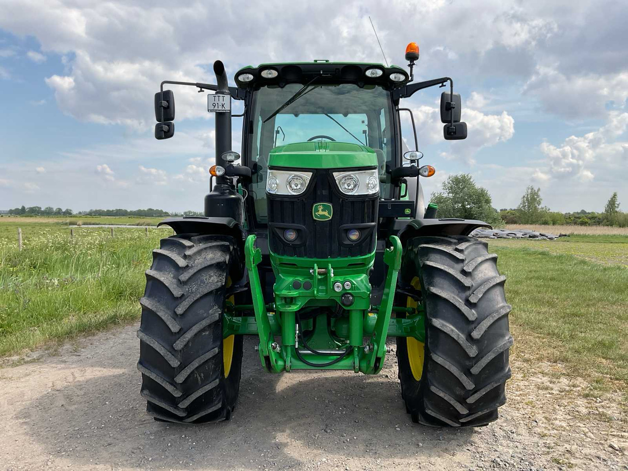 John Deere 6145R - Trator: foto 2 John Deere 6145R - Trator: foto 2