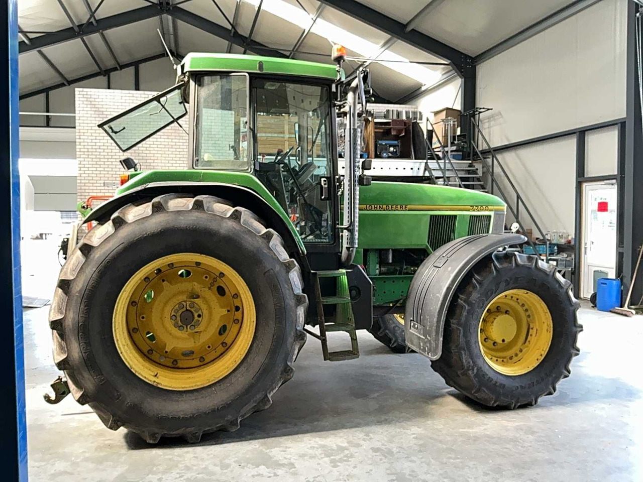 John Deere 7700 - Trator: foto 5 John Deere 7700 - Trator: foto 5
