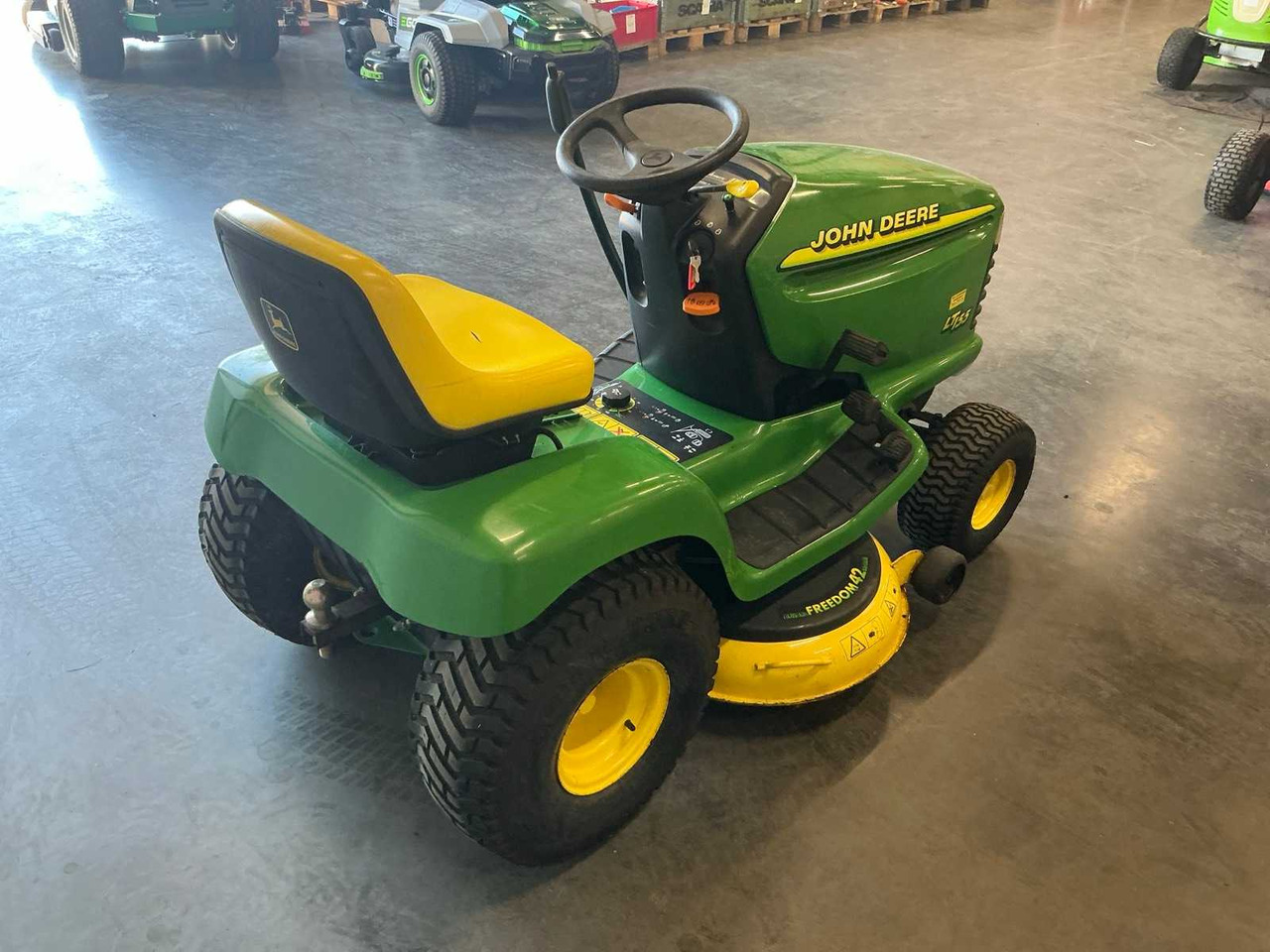 John Deere LT155 - Cortador de grama: foto 4 John Deere LT155 - Cortador de grama: foto 4