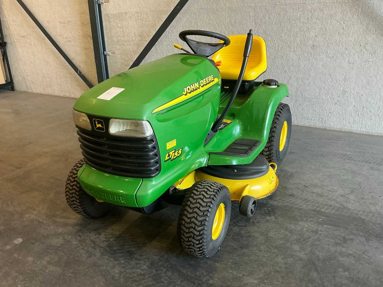 John Deere LT155 - Cortador de grama: foto 1 John Deere LT155 - Cortador de grama: foto 1