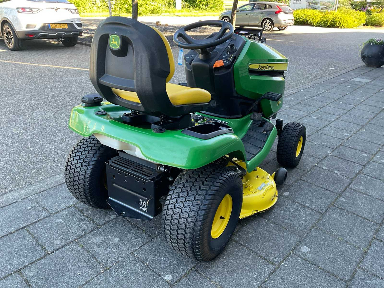 John Deere X300 - Cortador de grama: foto 2 John Deere X300 - Cortador de grama: foto 2