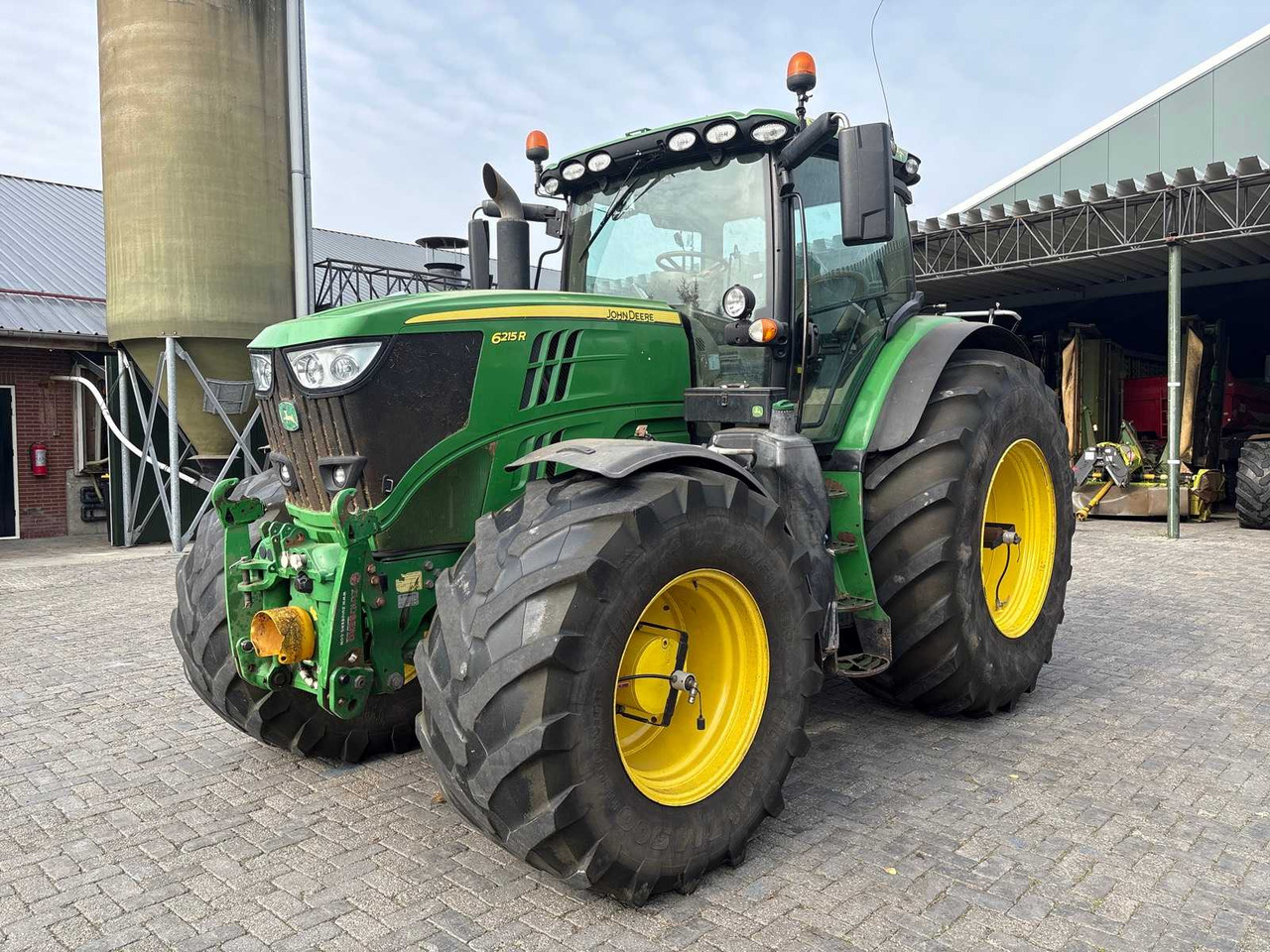 John deere 6215R - Trator: foto 1 John deere 6215R - Trator: foto 1