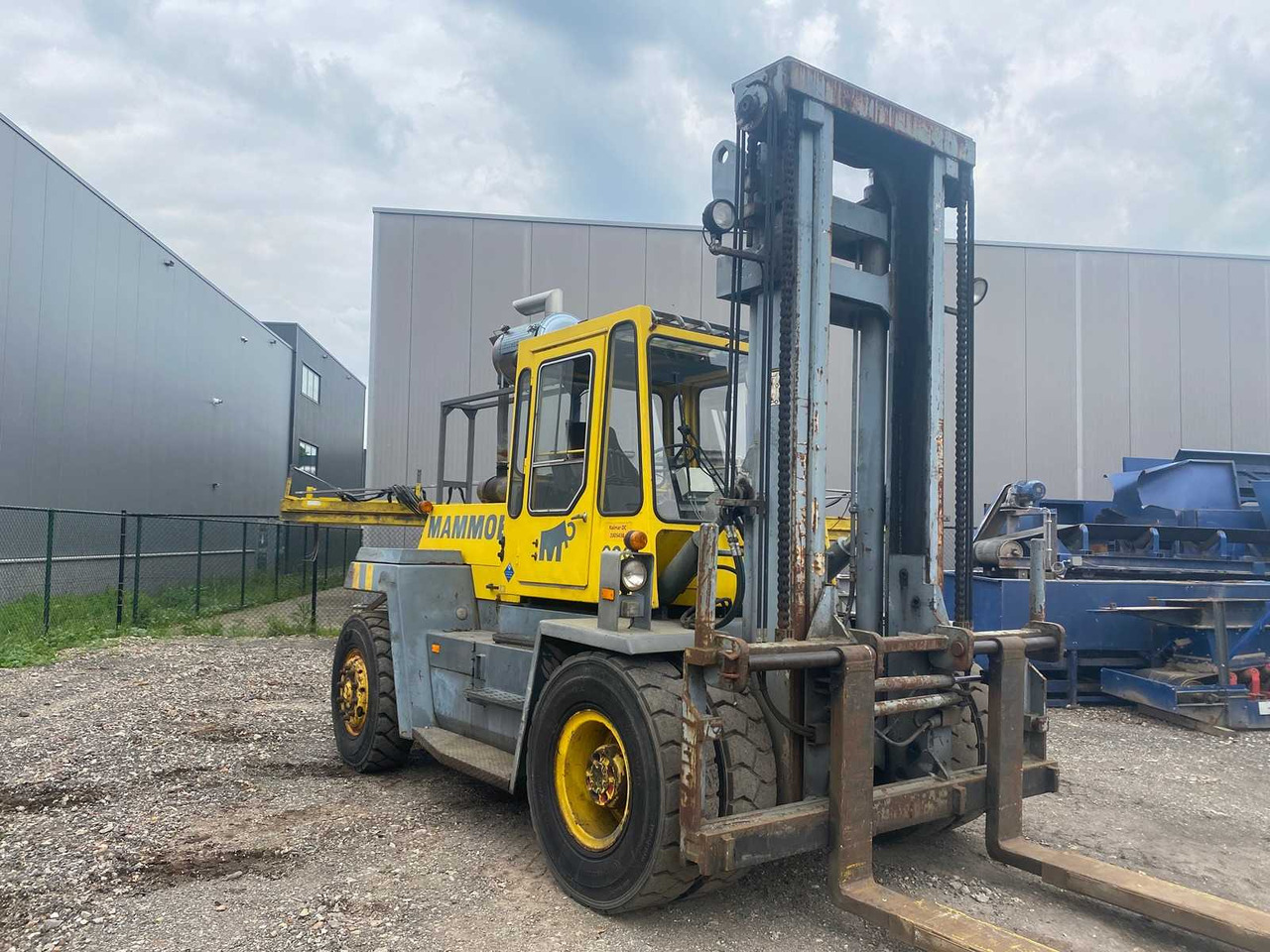 KALMAR - DC 12-600 - DIESEL FORKLIFT WITH FORK POSITIONER - Empilhadeira: foto 2 KALMAR - DC 12-600 - DIESEL FORKLIFT WITH FORK POSITIONER - Empilhadeira: foto 2