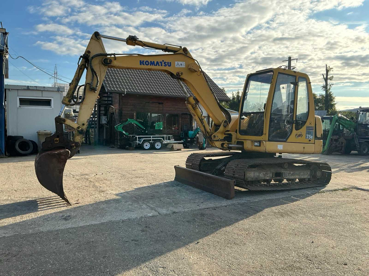 KOMATSU - PC 75R - MIDI-EXCAVATOR - 2004 - Escavadeira: foto 3 KOMATSU - PC 75R - MIDI-EXCAVATOR - 2004 - Escavadeira: foto 3
