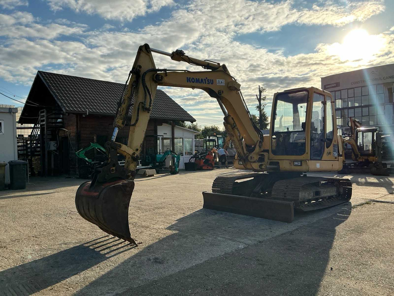 KOMATSU - PC 75R - MIDI-EXCAVATOR - 2004 - Escavadeira: foto 5 KOMATSU - PC 75R - MIDI-EXCAVATOR - 2004 - Escavadeira: foto 5