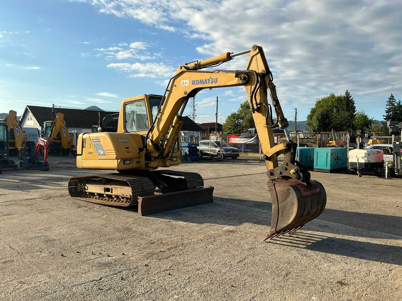 KOMATSU - PC 75R - MIDI-EXCAVATOR - 2004 - Escavadeira: foto 1 KOMATSU - PC 75R - MIDI-EXCAVATOR - 2004 - Escavadeira: foto 1