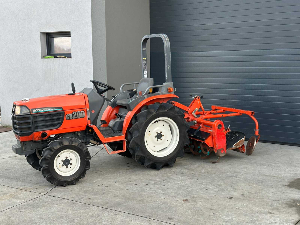 KUBOTA - GB200 - 4-WHEEL DRIVE TRACTOR - Trator: foto 2 KUBOTA - GB200 - 4-WHEEL DRIVE TRACTOR - Trator: foto 2
