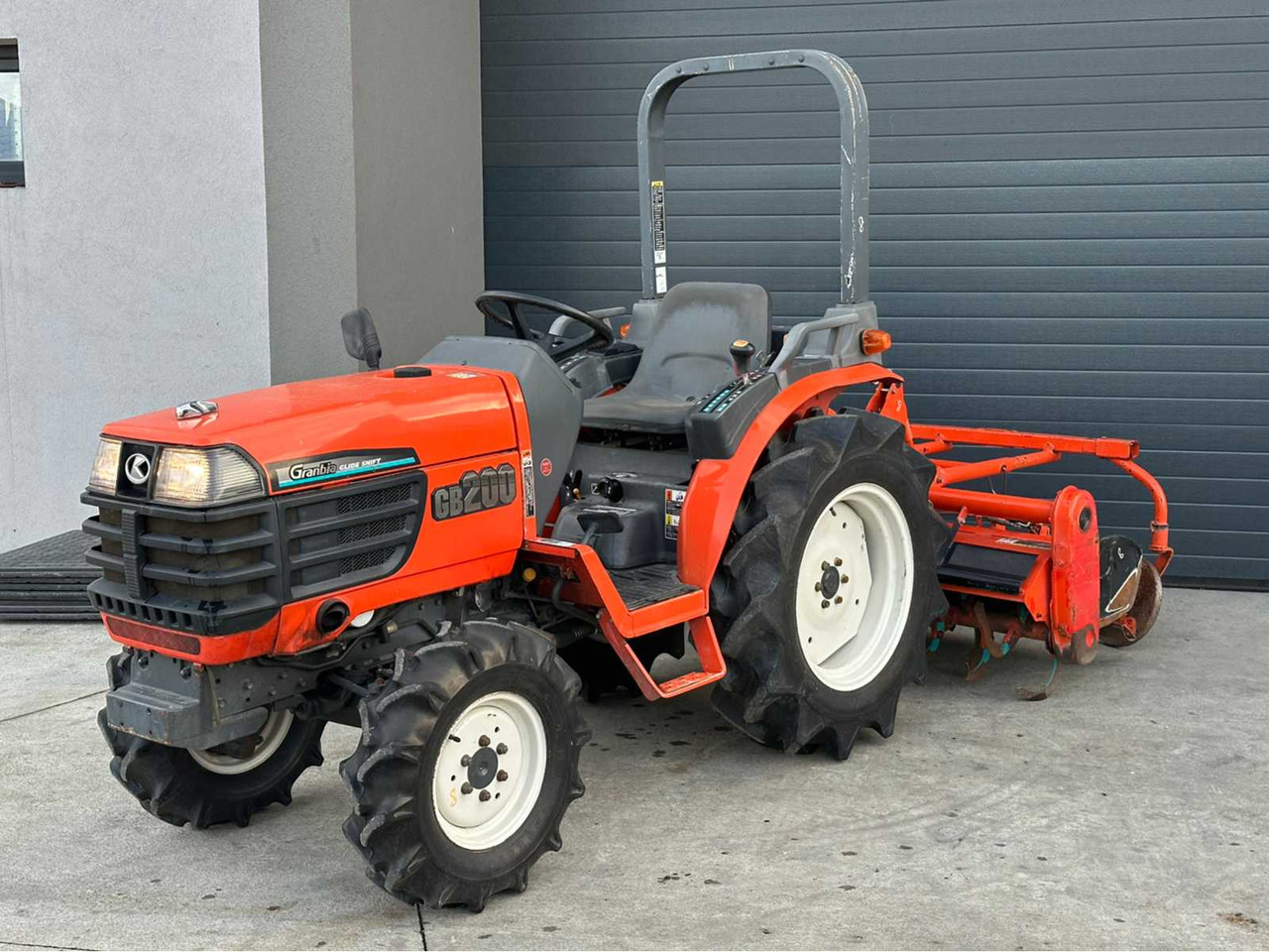 KUBOTA - GB200 - 4-WHEEL DRIVE TRACTOR - Trator: foto 1 KUBOTA - GB200 - 4-WHEEL DRIVE TRACTOR - Trator: foto 1