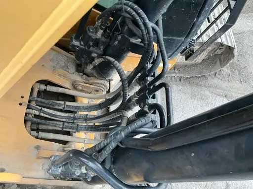 Escavadora de rastos Komatsu 323D: foto 18
