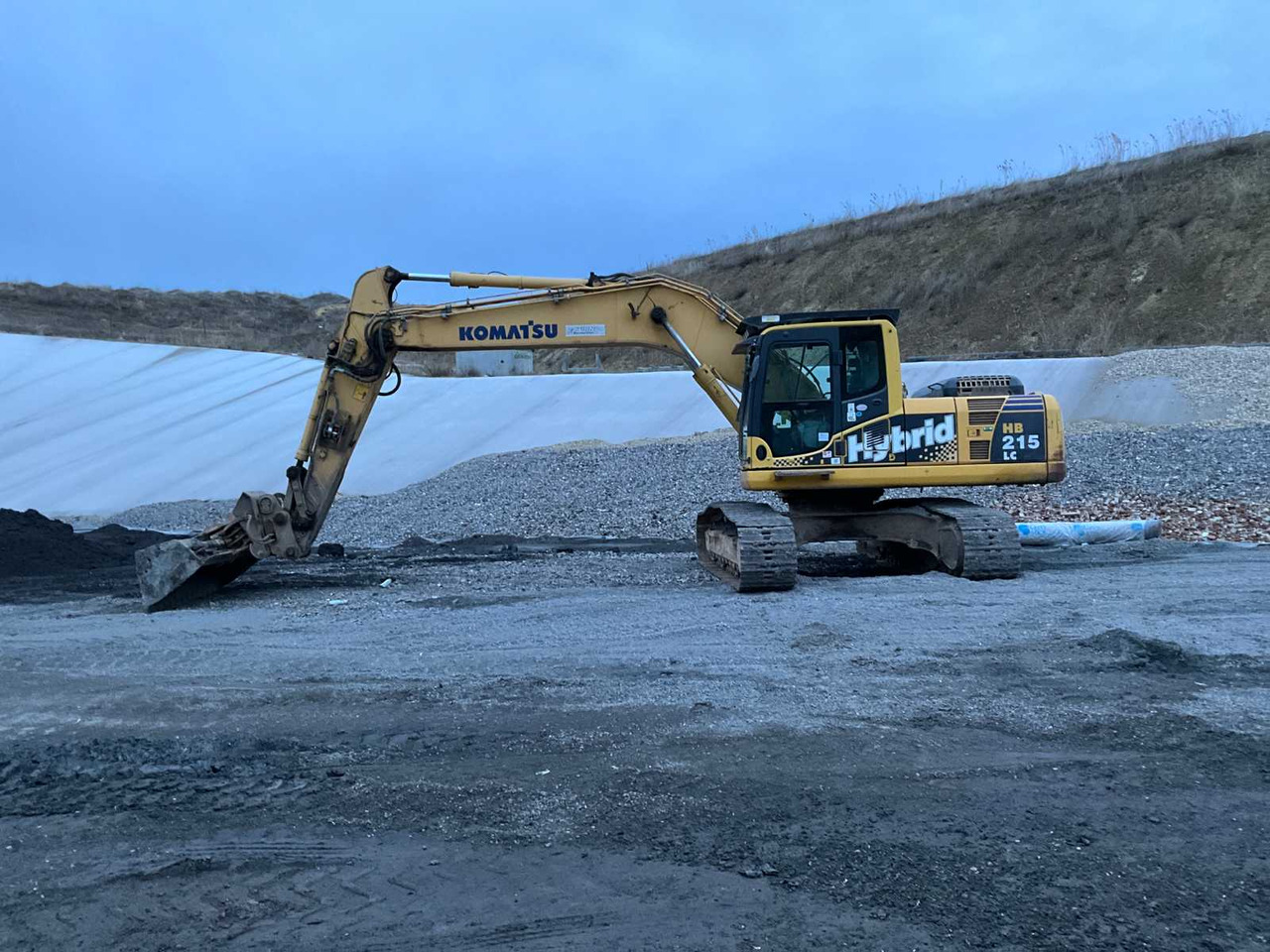 Komatsu HB215LC-1 - Escavadora de rastos: foto 1 Komatsu HB215LC-1 - Escavadora de rastos: foto 1