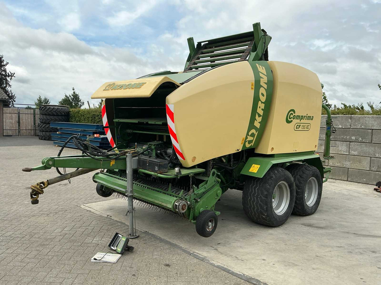 Krone Comprima CF 155 XC - Enfardadeira de fardos redondos: foto 1 Krone Comprima CF 155 XC - Enfardadeira de fardos redondos: foto 1
