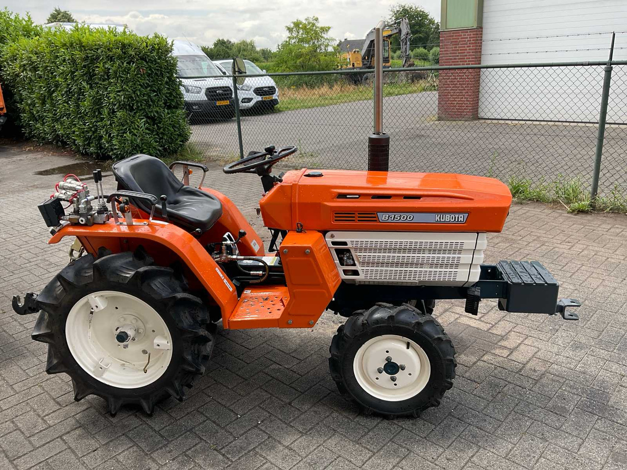 Kubota B1500DT - Mini trator: foto 5 Kubota B1500DT - Mini trator: foto 5