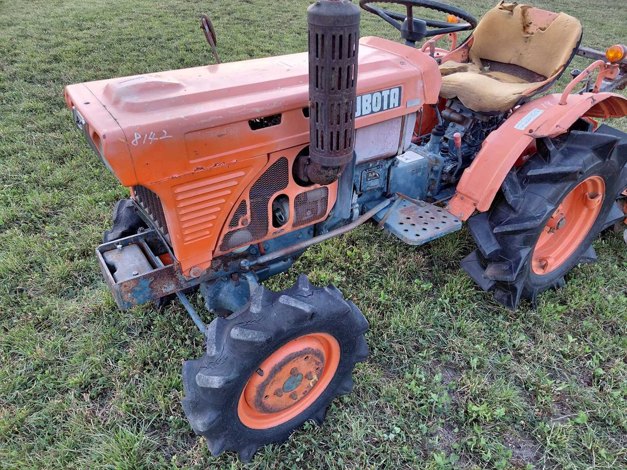 Kubota B7001 - Trator: foto 3 Kubota B7001 - Trator: foto 3