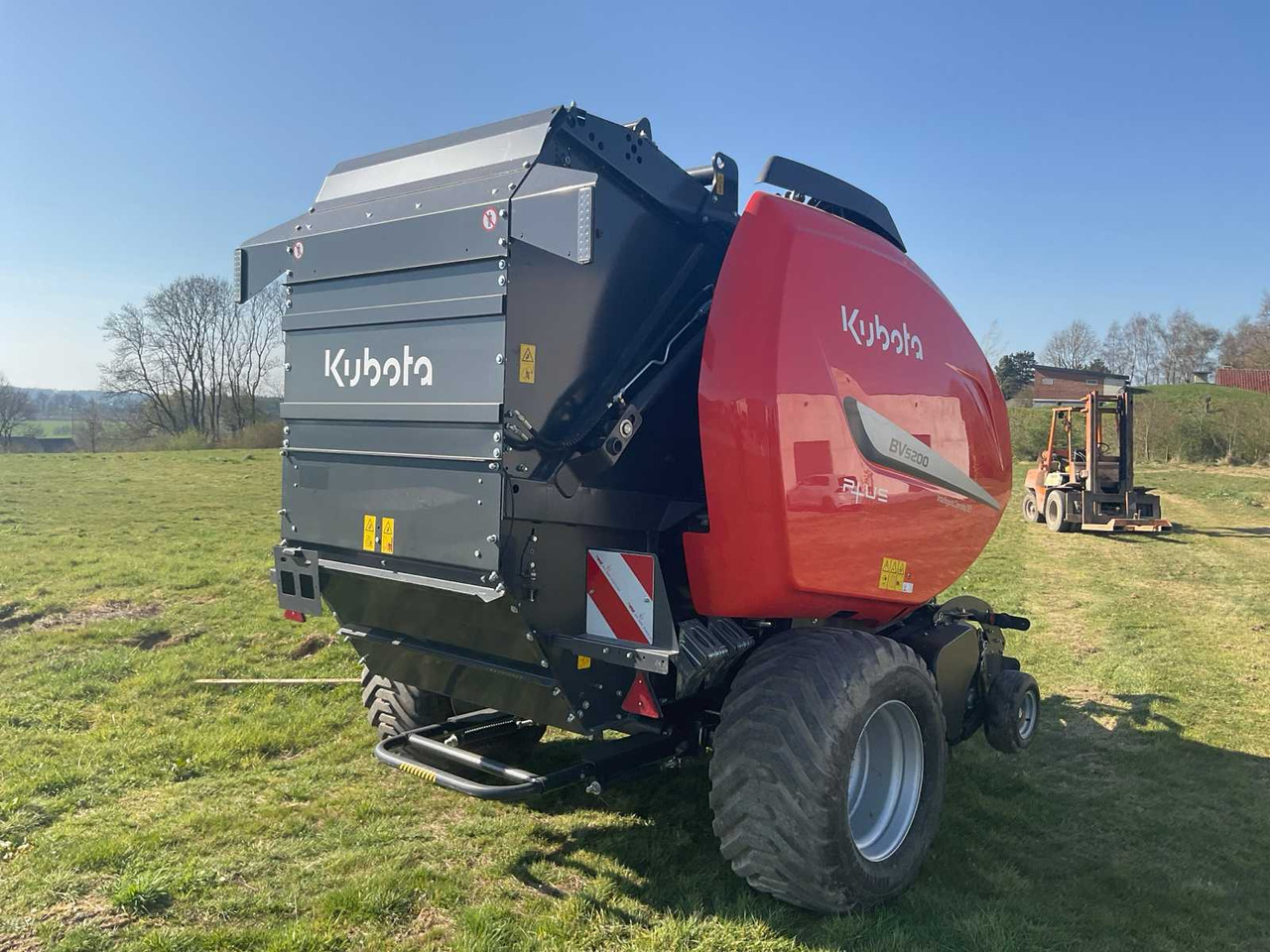 Kubota BV5200 - Enfardadeira de fardos redondos: foto 5 Kubota BV5200 - Enfardadeira de fardos redondos: foto 5