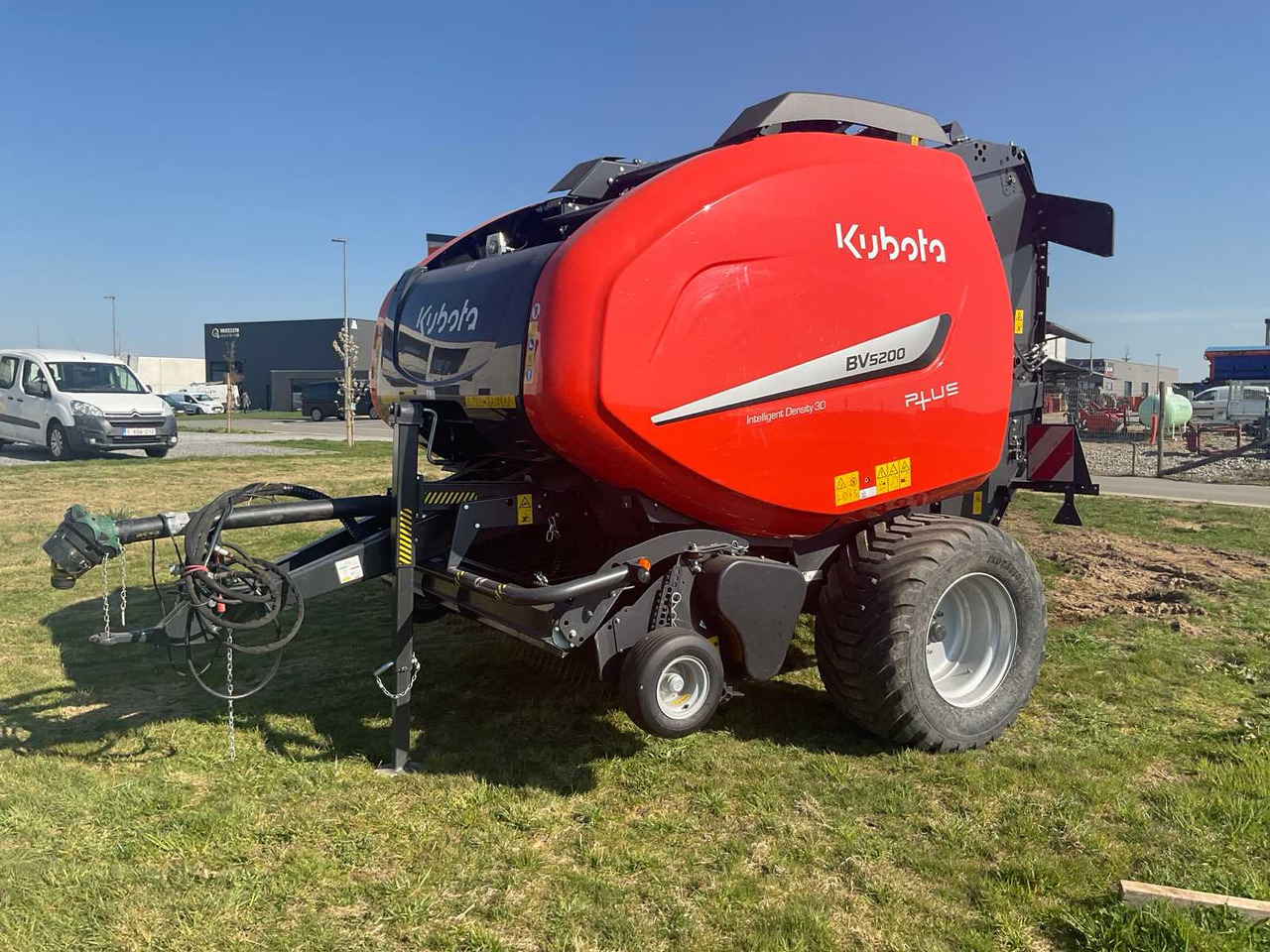 Kubota BV5200 - Enfardadeira de fardos redondos: foto 1 Kubota BV5200 - Enfardadeira de fardos redondos: foto 1