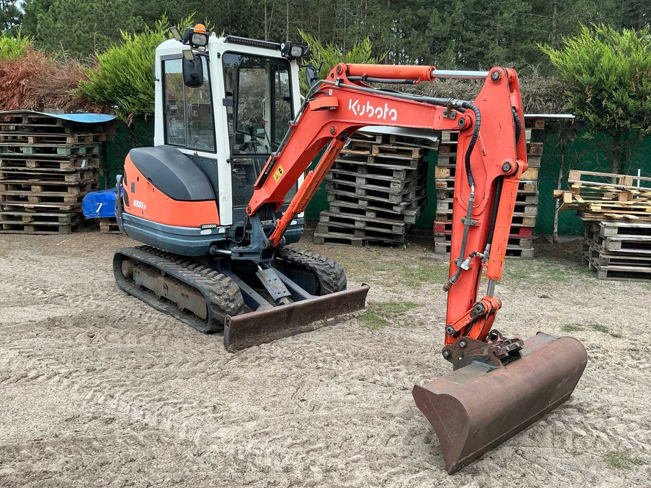 Kubota KX61-3 - Mini escavadeira: foto 2 Kubota KX61-3 - Mini escavadeira: foto 2