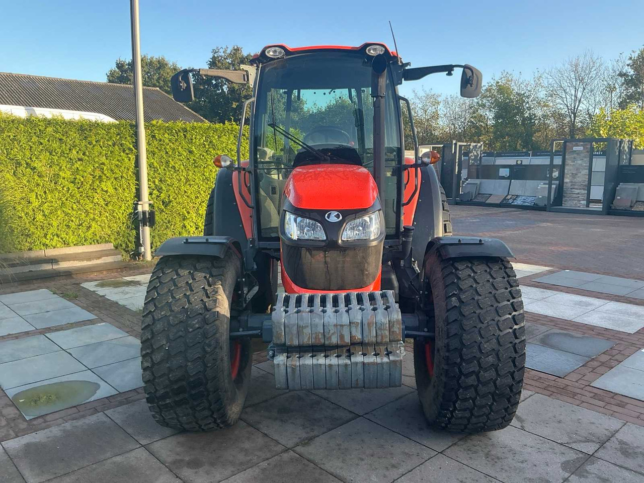 Kubota M12 M8560-H-C - Trator: foto 2 Kubota M12 M8560-H-C - Trator: foto 2
