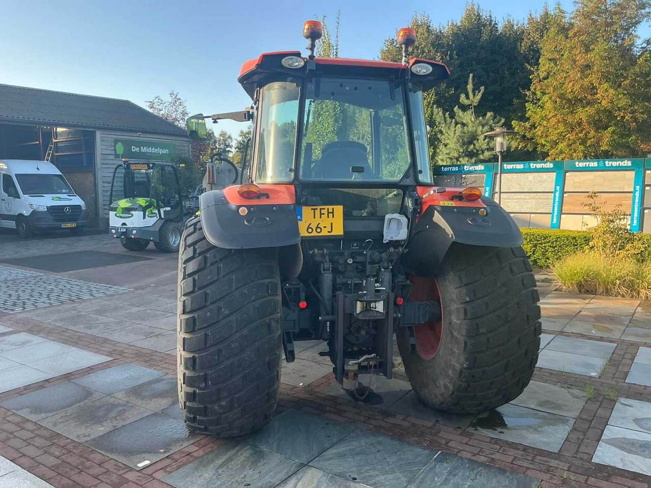 Kubota M12 M8560-H-C - Trator: foto 4 Kubota M12 M8560-H-C - Trator: foto 4