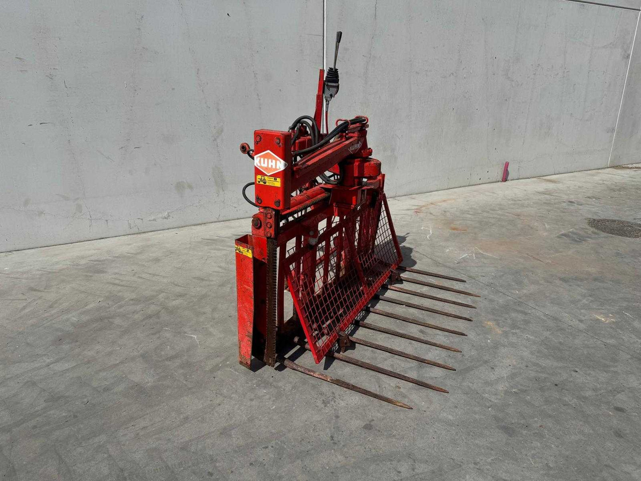 Kuhn B1201 - Equipamento para silagem: foto 3 Kuhn B1201 - Equipamento para silagem: foto 3