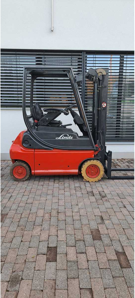 LINDE - E16P-02 - 2005 - FORKLIFT TRUCKS - Empilhadeira: foto 1 LINDE - E16P-02 - 2005 - FORKLIFT TRUCKS - Empilhadeira: foto 1