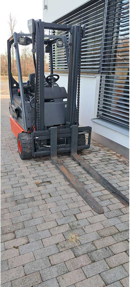 LINDE - E18C-02 - 2004 - FORKLIFT TRUCKS - Empilhadeira: foto 2 LINDE - E18C-02 - 2004 - FORKLIFT TRUCKS - Empilhadeira: foto 2