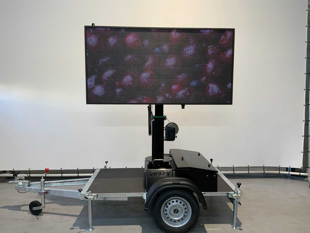 Máquina de outro Viplex tekstkar P8 ledscherm op aanhangwagen: foto 17