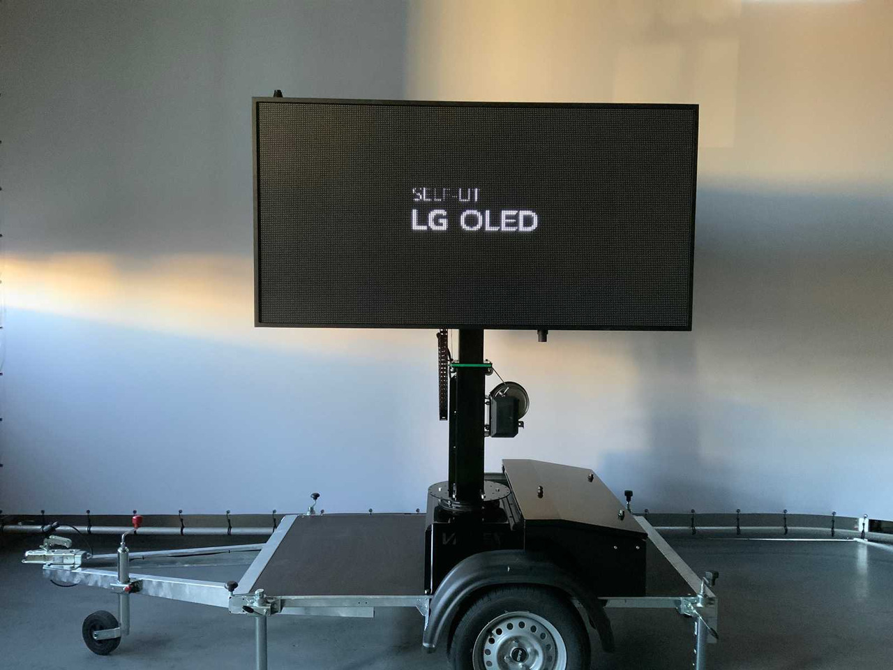 Máquina de outro Viplex tekstkar P8 ledscherm op aanhangwagen: foto 34
