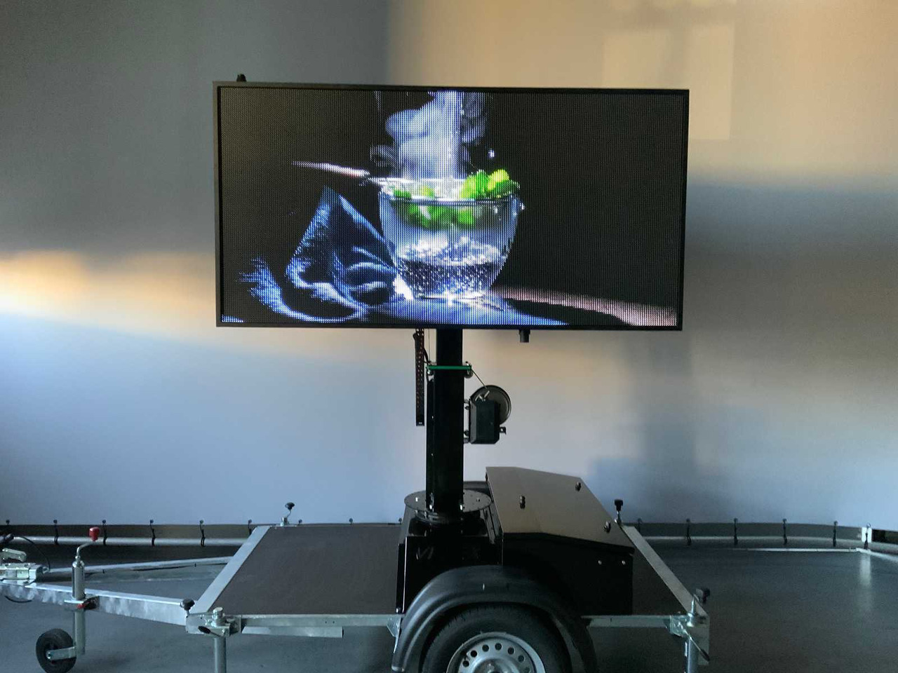 Máquina de outro Viplex tekstkar P8 ledscherm op aanhangwagen: foto 37