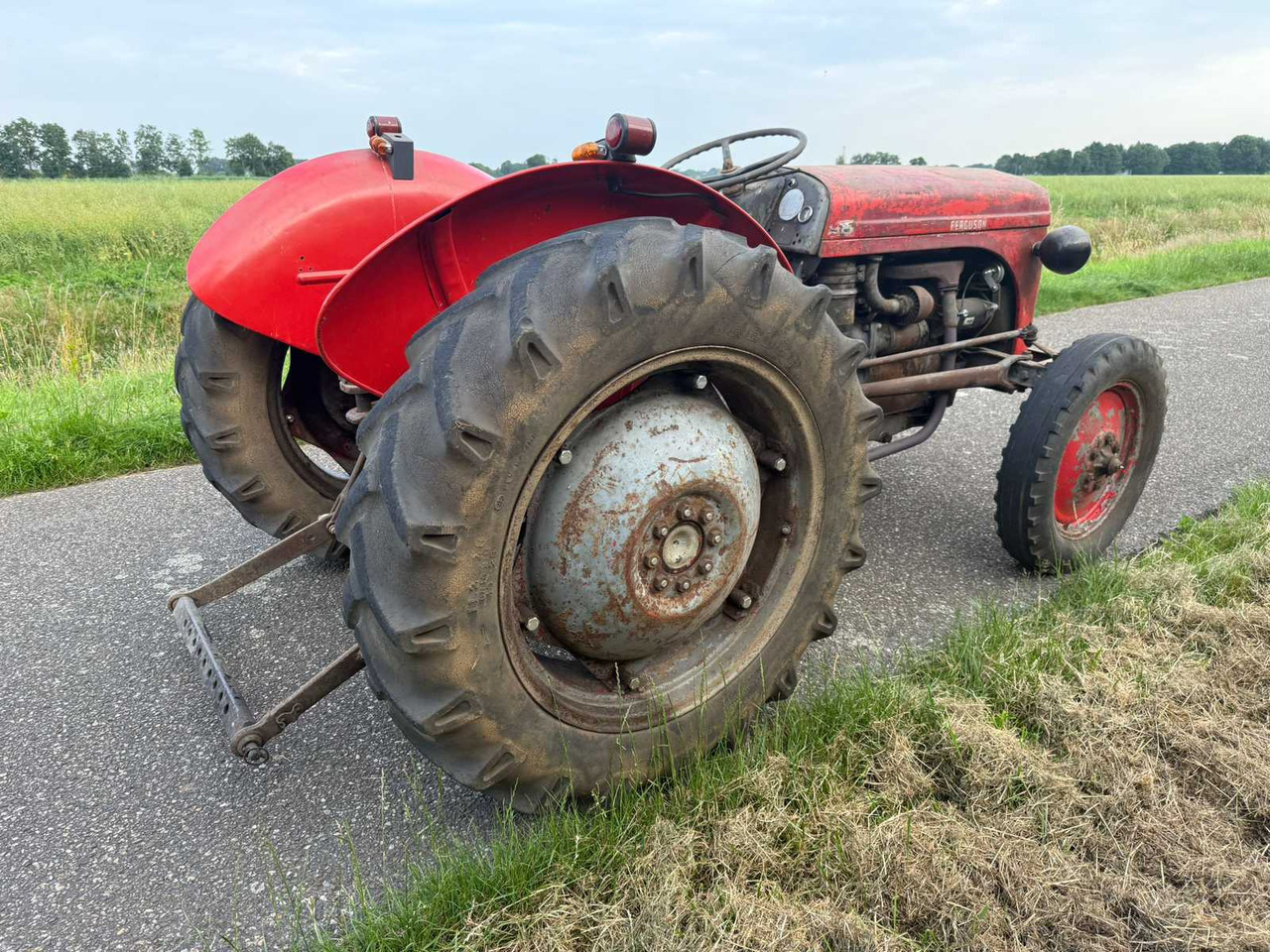 Massey Ferguson 20 - Trator: foto 3 Massey Ferguson 20 - Trator: foto 3