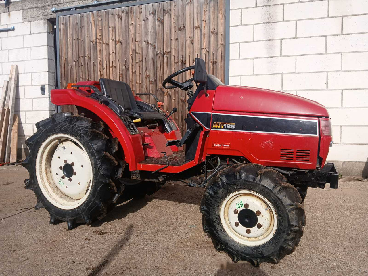 Mitsubishi MT185 - Mini trator: foto 5 Mitsubishi MT185 - Mini trator: foto 5