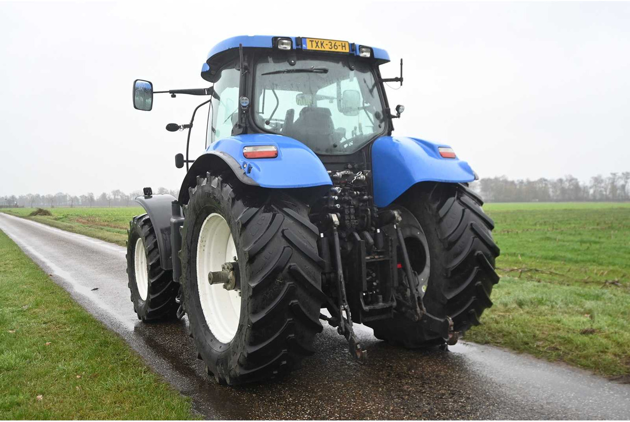 NEW HOLLAND - 2007 - T7030 - ALL-WHEEL DRIVE FARM TRACTOR - Trator: foto 5 NEW HOLLAND - 2007 - T7030 - ALL-WHEEL DRIVE FARM TRACTOR - Trator: foto 5
