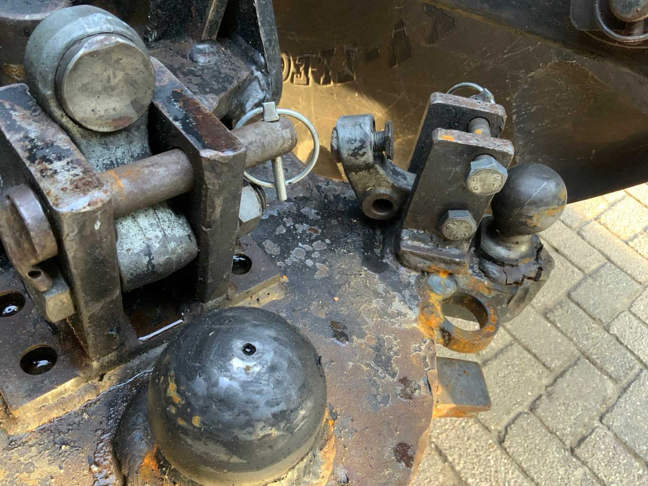 NEW HOLLAND 7000-SERIES / K80 - K50 TOWBAR - Trator: foto 3 NEW HOLLAND 7000-SERIES / K80 - K50 TOWBAR - Trator: foto 3