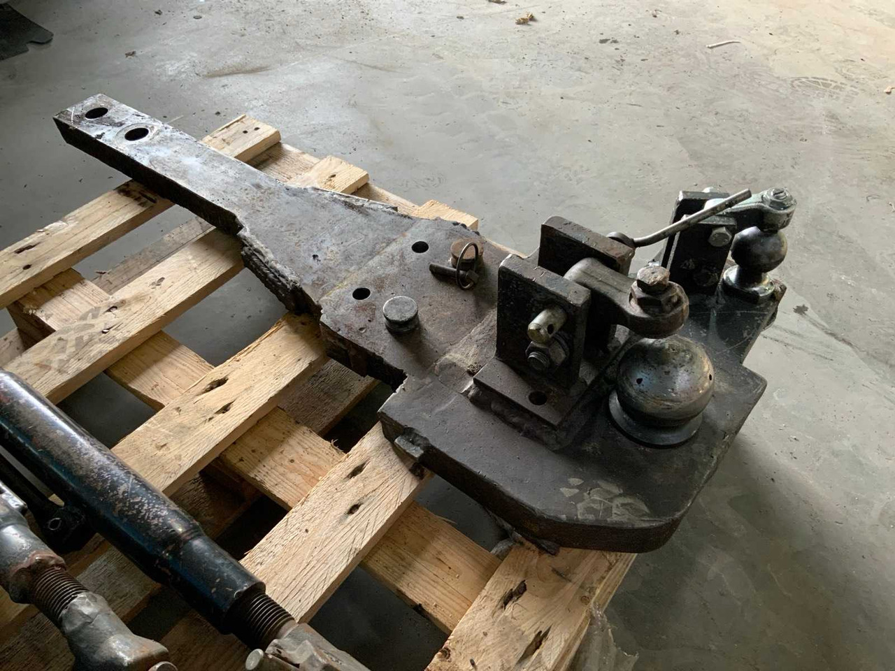 NEW HOLLAND 7000-SERIES / K80 - K50 TOWBAR - Trator: foto 2 NEW HOLLAND 7000-SERIES / K80 - K50 TOWBAR - Trator: foto 2