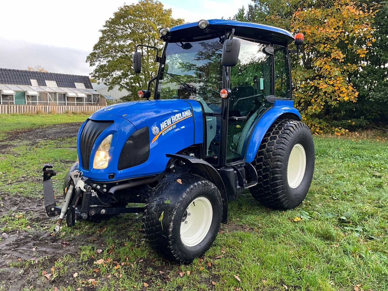 New Holland Boomer 50 - Trator: foto 2 New Holland Boomer 50 - Trator: foto 2